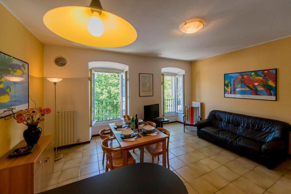 Le Residenze Del Conte Agudio Apartamento Malgrate Habitación foto